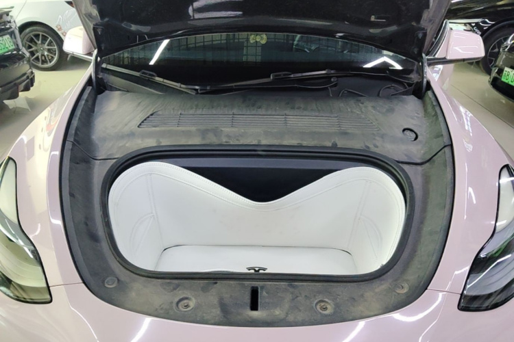 Tesla Model Y 2022 car image #22