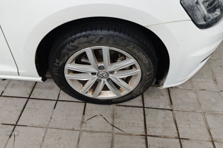 Volkswagen Golf 2018 car image #9