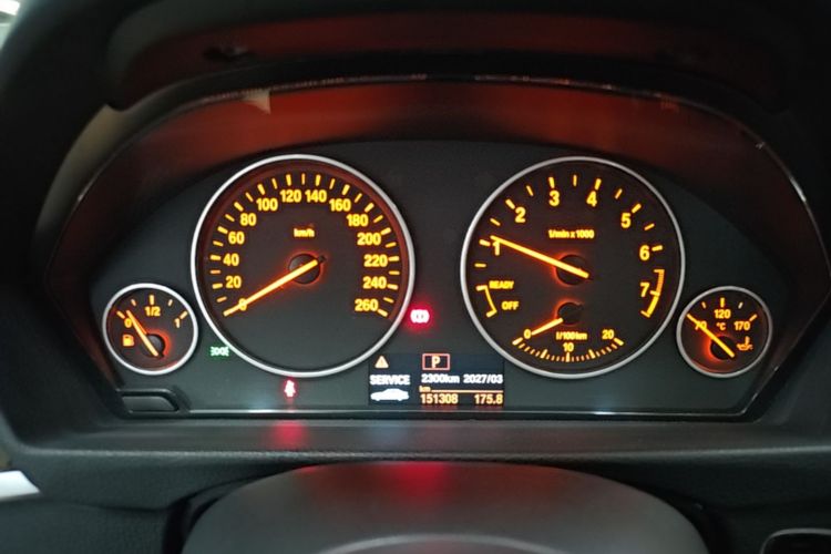 BMW 3 Series 2017 #12 BMW 3 Series 2017 car image #12