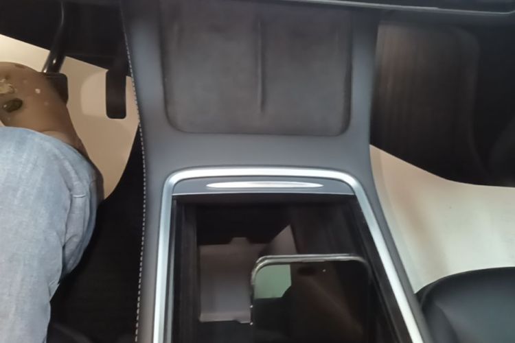 Tesla Model Y 2023 #18 Tesla Model Y 2023 car image #18