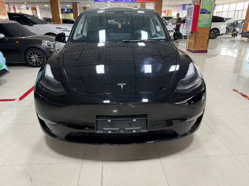 Tesla Model Y 2026 #4 Tesla Model Y 2026 car image #4