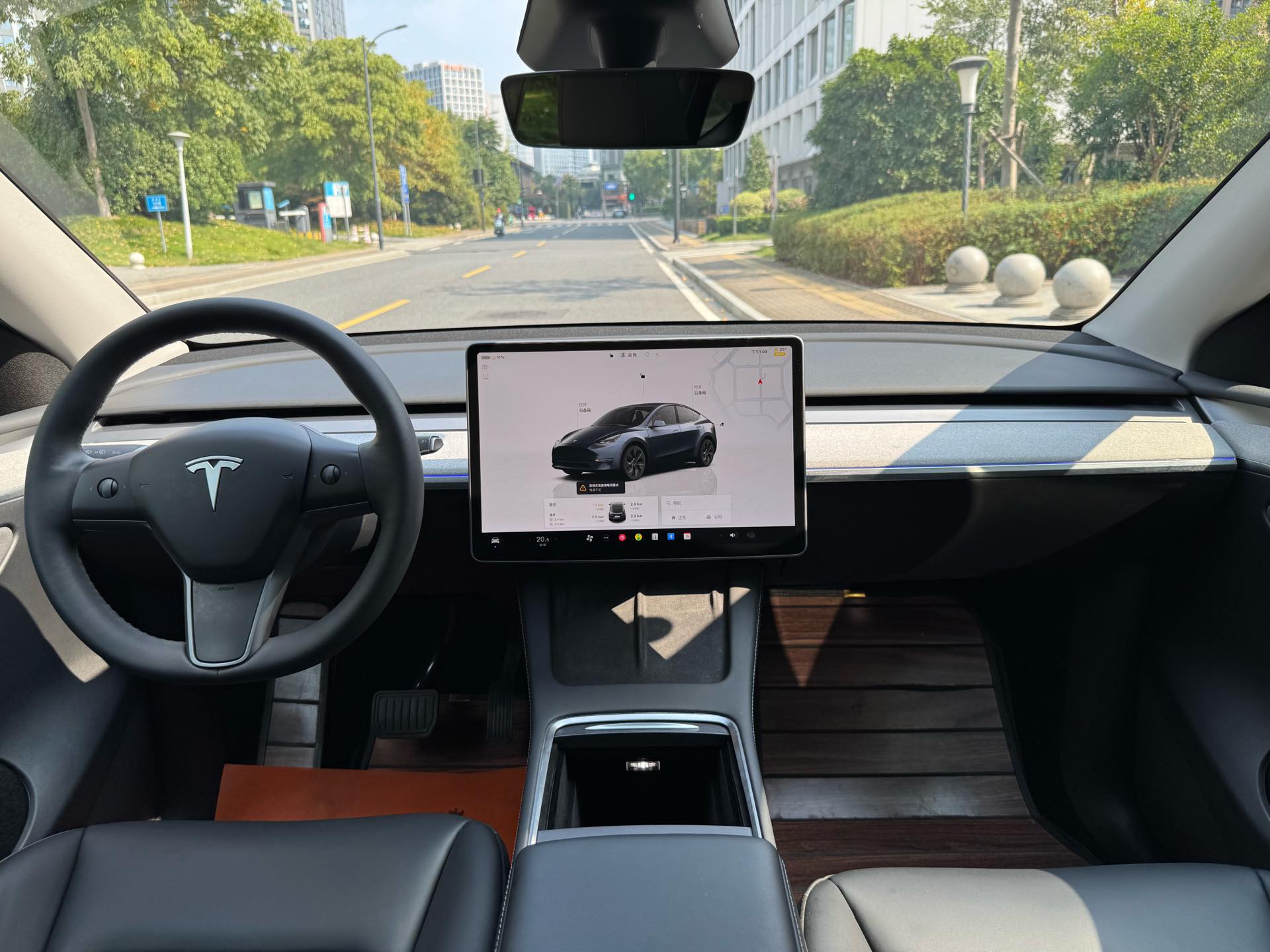 Tesla Model Y 2024 #7 Tesla Model Y 2024 صورة سيارة #7