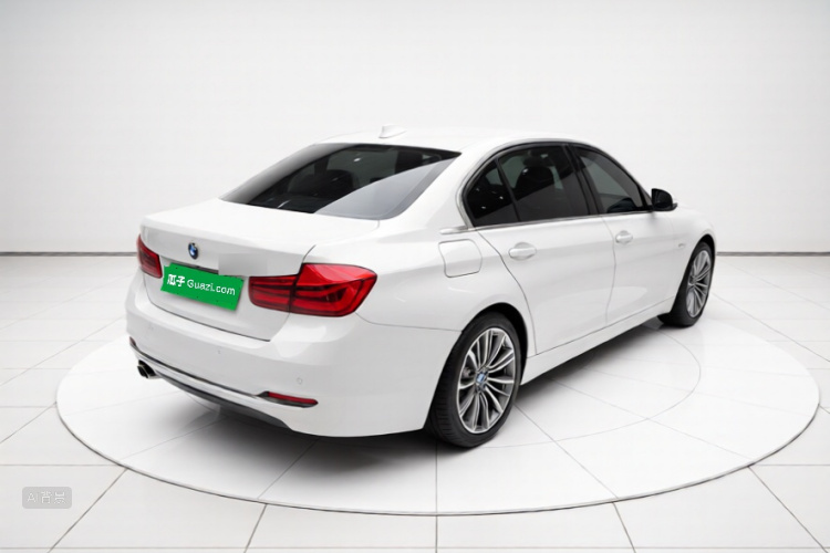 BMW 3 Series 2019 #7 BMW 3 Series 2019 car image #7