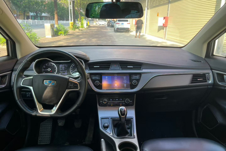 GEELY Emgrand GS 2017 car image #15