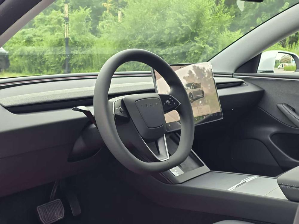 Tesla Model 3 2026 car image #14