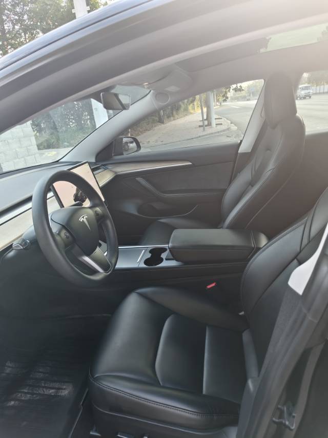 Tesla Model 3 2023 car image #9