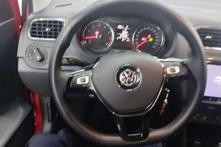 Volkswagen Polo 2016 #15 Volkswagen Polo 2016 car image #15