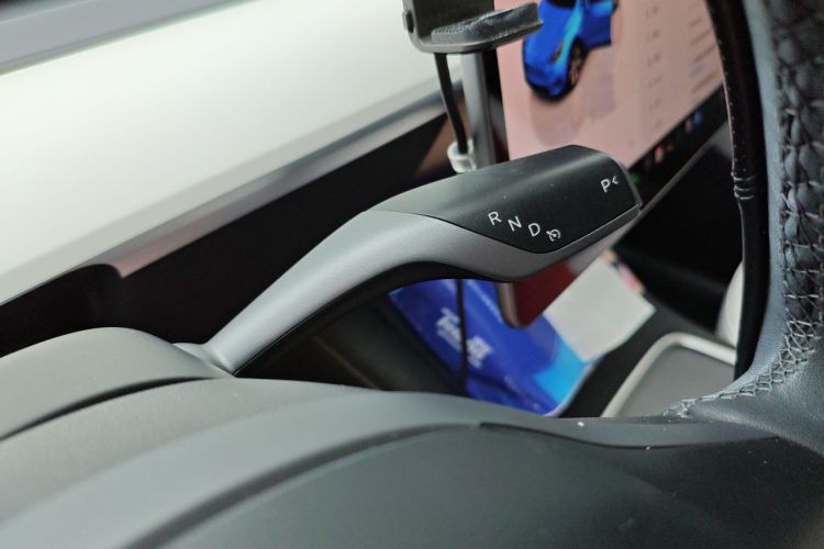 Tesla Model Y 2022 #14 Tesla Model Y 2022 car image #14