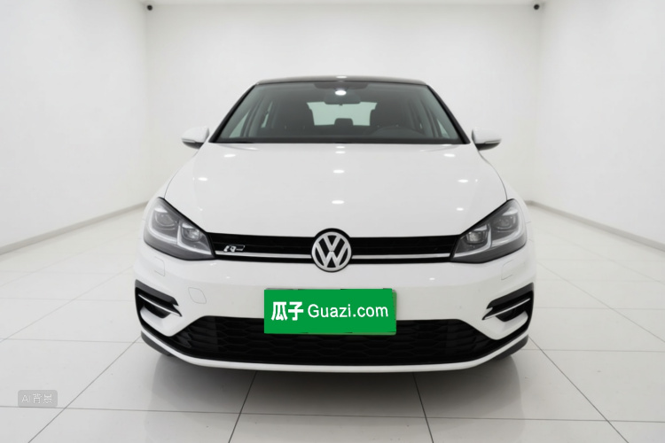 Volkswagen Golf 2019 car image #3