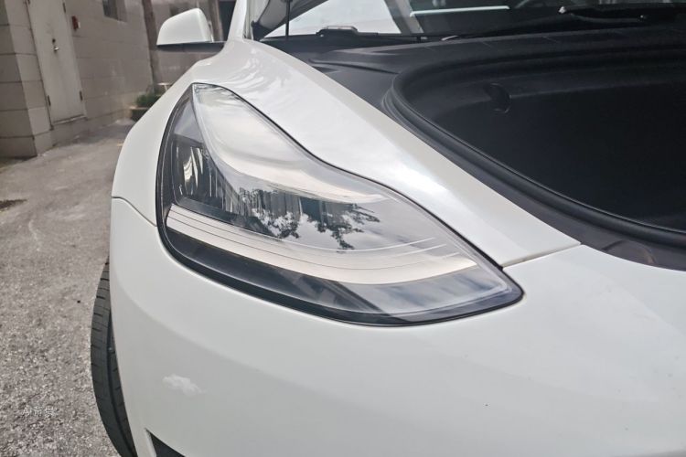 Tesla Model 3 2020 car image #8