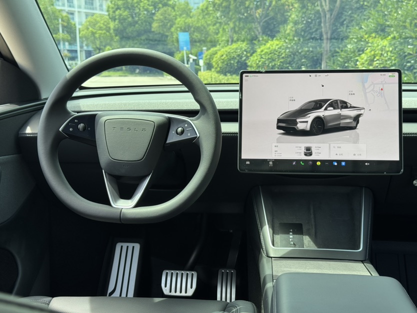 Tesla Model Y 2025 car image #9