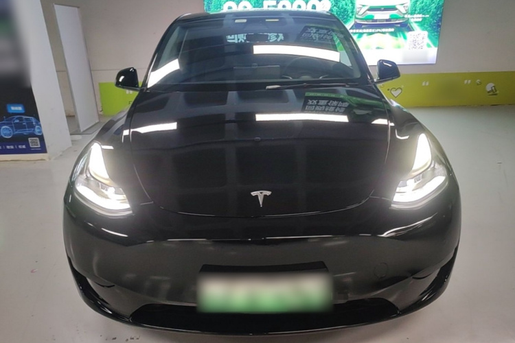 Tesla Model Y 2023 #3 Tesla Model Y 2023 car image #3