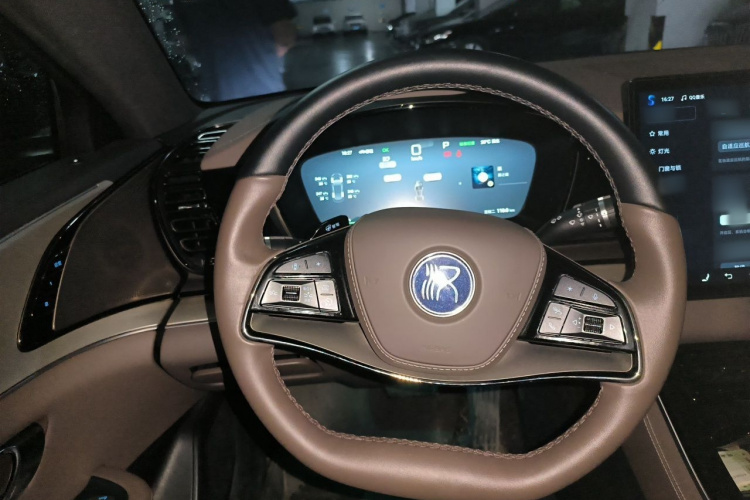 BYD Han 2025 image de voiture #15