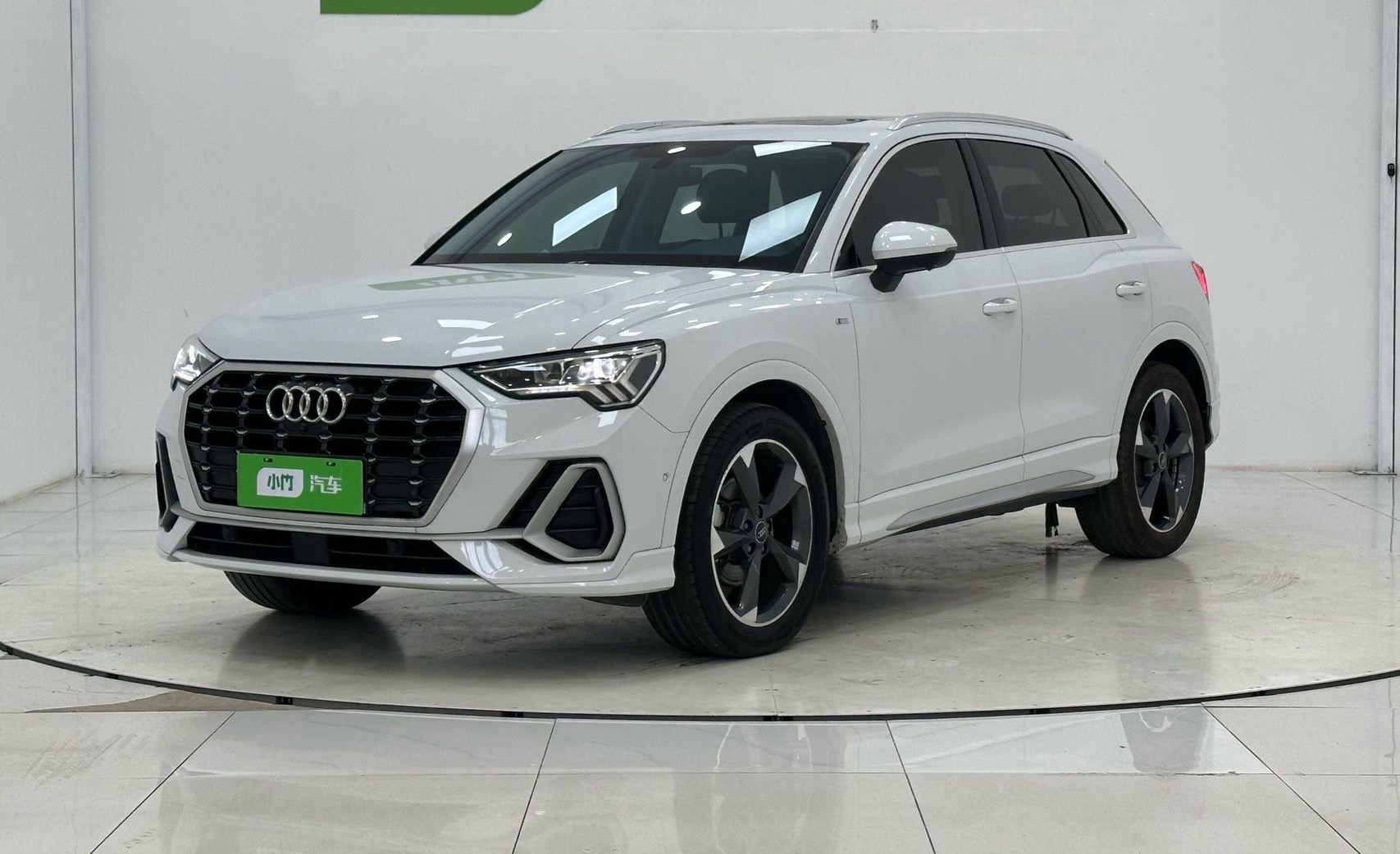 Audi Q3 2022 car image 
