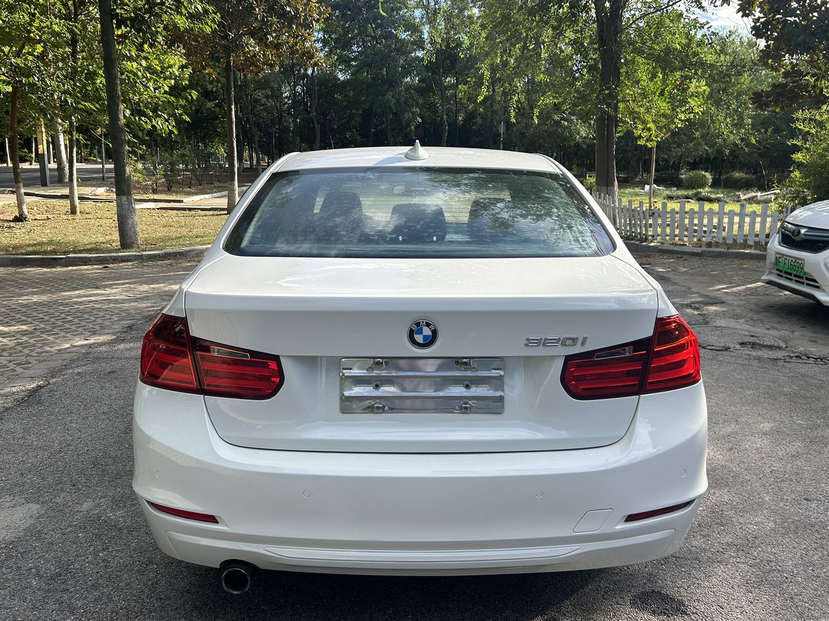 BMW 3 Series 2017 #4 BMW 3 Series 2017 car image #4