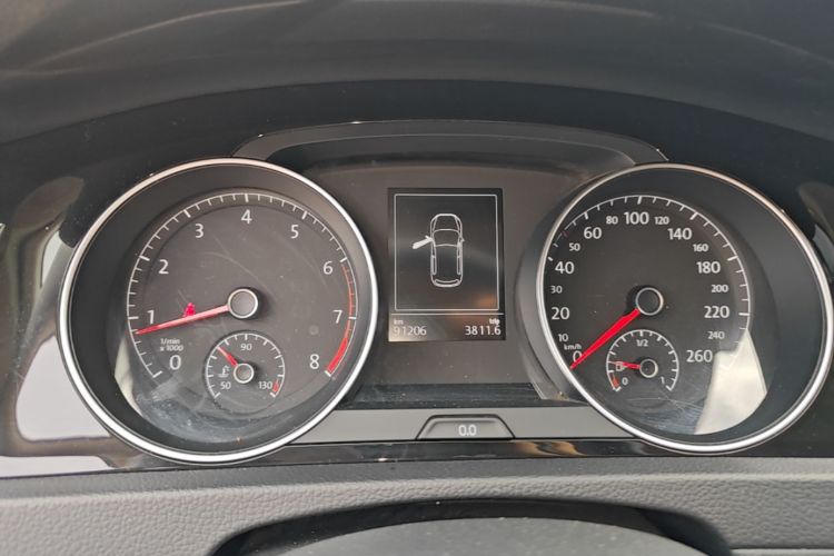 Volkswagen Golf 2019 car image #16