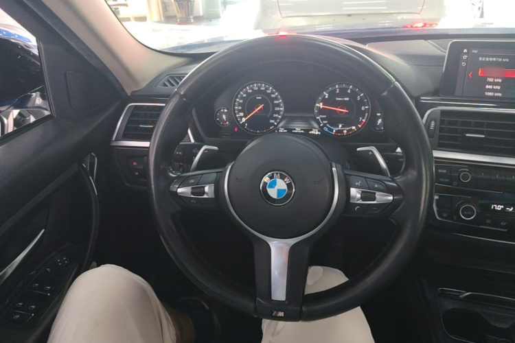 BMW 3 Series 2017 car image #11