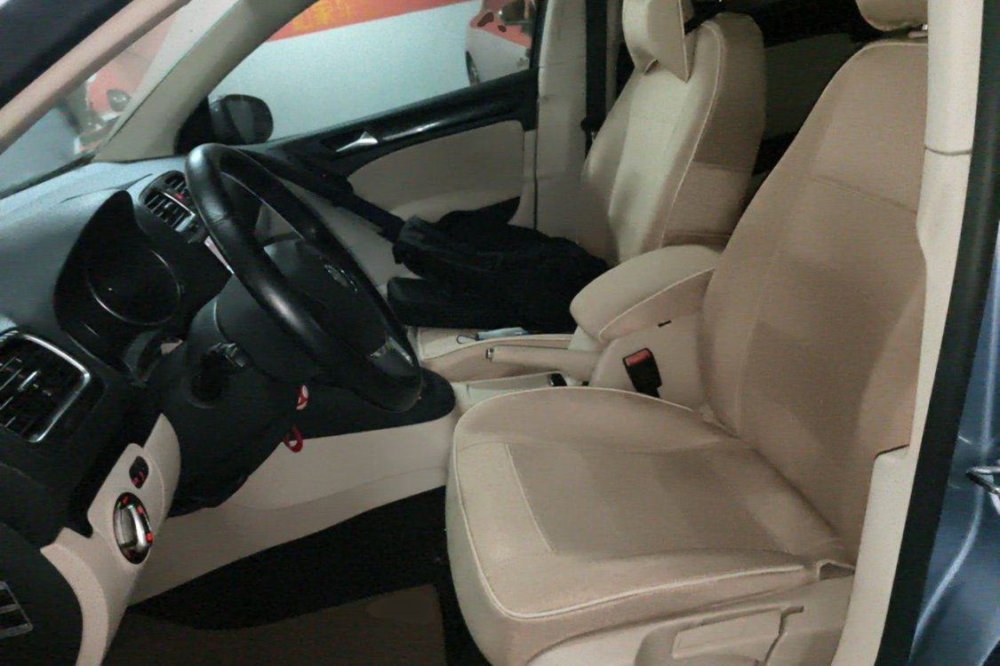Volkswagen Golf 2012 car image #18