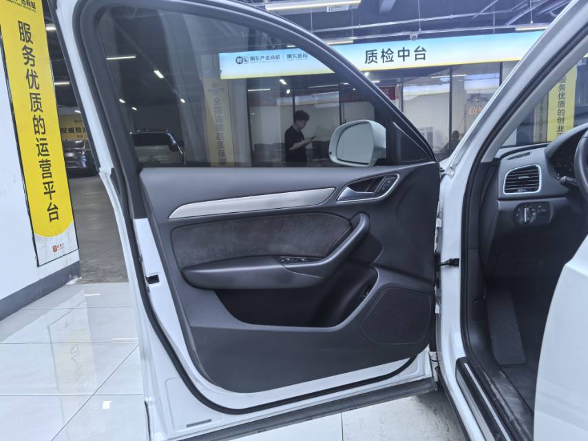 Audi Q3 2018 #4 Audi Q3 2018 car image #4