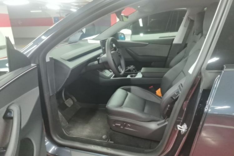 Tesla Model Y 2025 #15 Tesla Model Y 2025 car image #15
