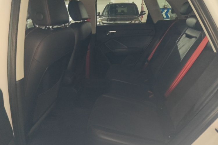 Audi Q3 2020 car image #17