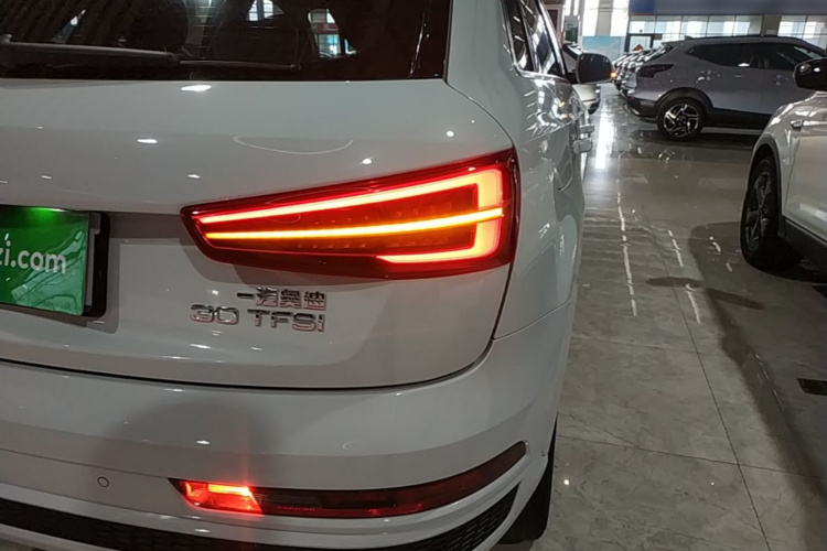 Audi Q3 2019 #8 Audi Q3 2019 car image #8