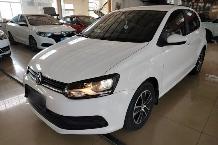 Volkswagen Polo 2018 car image #2