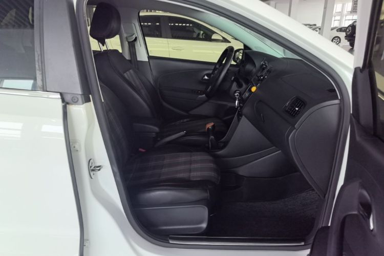 Volkswagen Polo 2018 #24 Volkswagen Polo 2018 car image #24