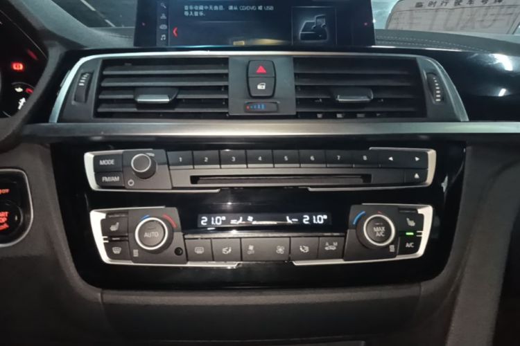 BMW 3 Series 2018 #13 BMW 3 Series 2018 immagine di auto #13