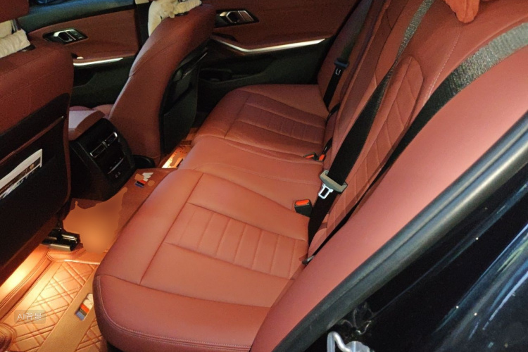 BMW 3 Series 2021 car image #19