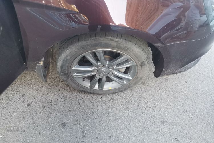 GEELY Emgrand 2018 car image #9