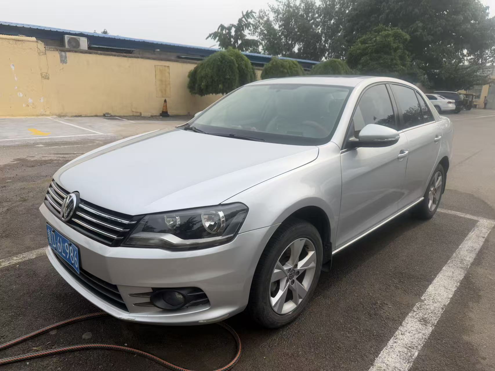 Volkswagen Bora 2014 car image 