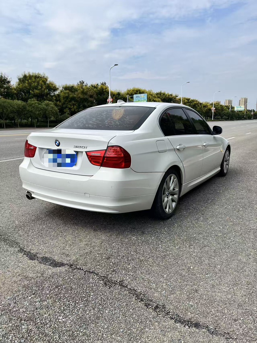 BMW 3 Series 2011 #6 BMW 3 Series 2011 car image #6