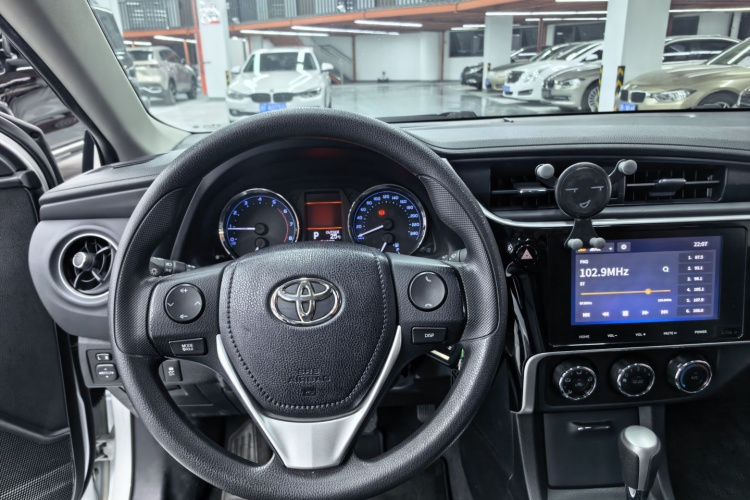 Toyota Corolla 2018 car image #14