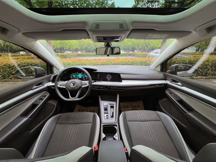 Volkswagen Golf 2022 car image #8