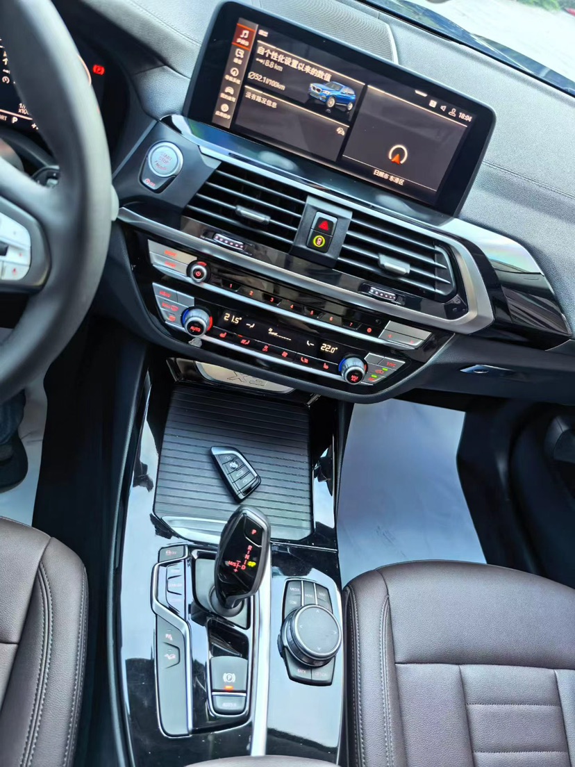 BMW X3 2020 car image #9