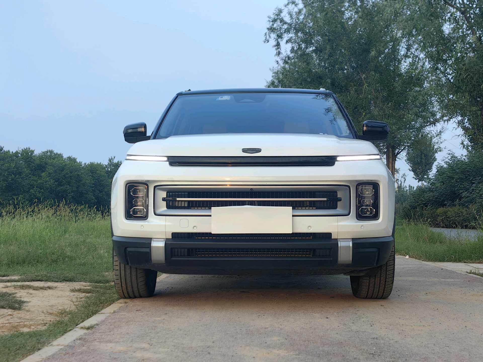 GEELY ICON 2023 car image #2