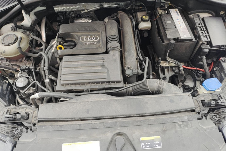Audi Q3 2020 car image #20
