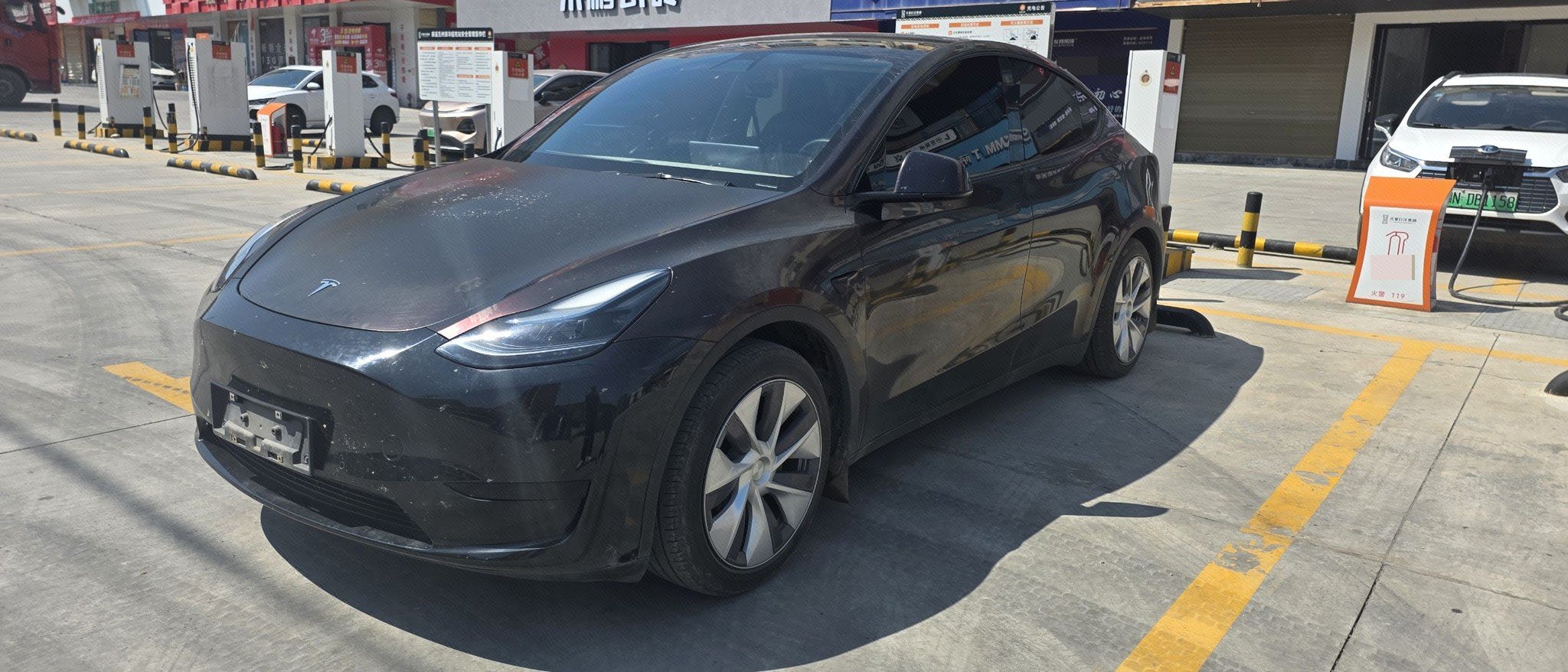 Tesla Model Y 2023 Tesla Model Y 2023 car image