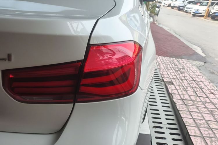 BMW 3 Series 2017 #8 BMW 3 Series 2017 car image #8