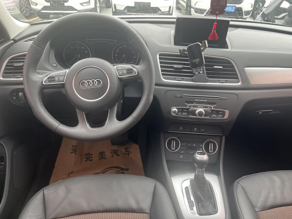 Audi Q3 2018 immagine di auto #10
