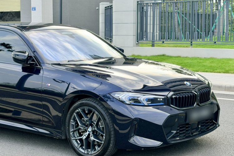 BMW 3 Series 2025 #10 BMW 3 Series 2025 car image #10