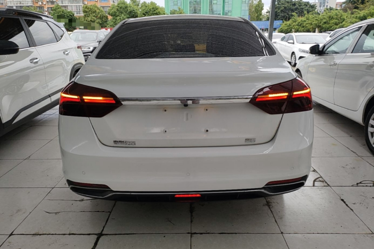 GEELY Emgrand 2021 صورة سيارة #6