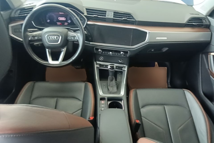 Audi Q3 2021 car image #10