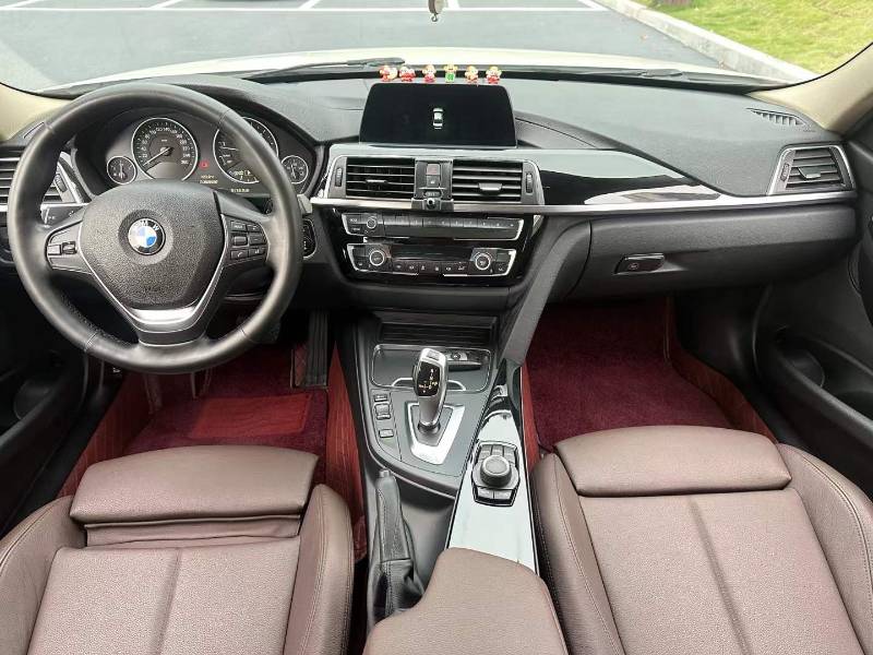 BMW 3 Series 2018 #6 BMW 3 Series 2018 car image #6