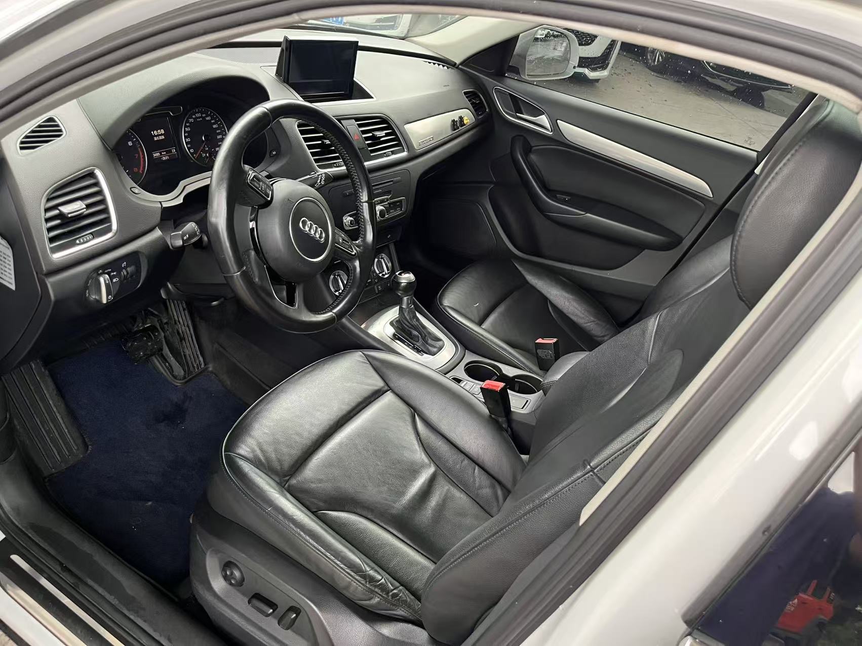 Audi Q3 2015 #8 Audi Q3 2015 car image #8