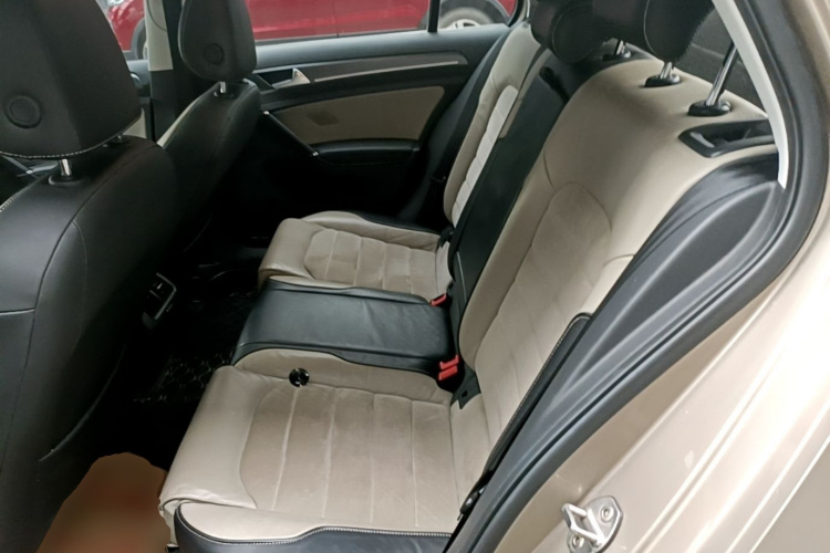 Volkswagen Golf 2017 car image #17