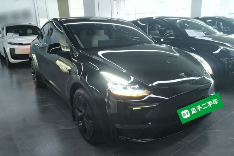 Tesla Model Y 2022 #4 Tesla Model Y 2022 car image #4