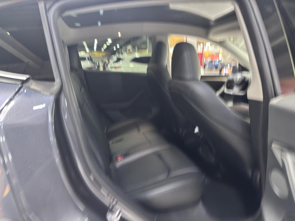 Tesla Model Y 2022 immagine di auto #20