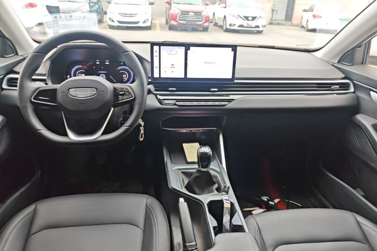 GEELY Emgrand 2024 car image #11